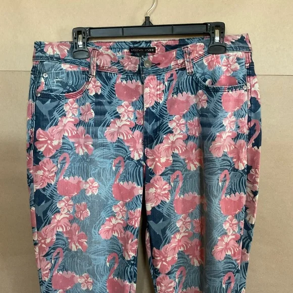 Signature Studio Floral Flamingo Print jeans. Fringe hem. Size 12. - Picture 4 of 10